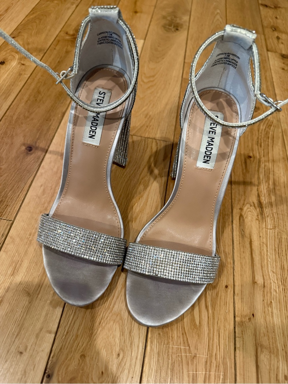 Steve Madden. Carrson R Crystal.